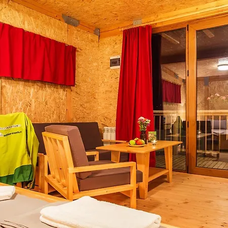 Hotel Debeli Dab 2*