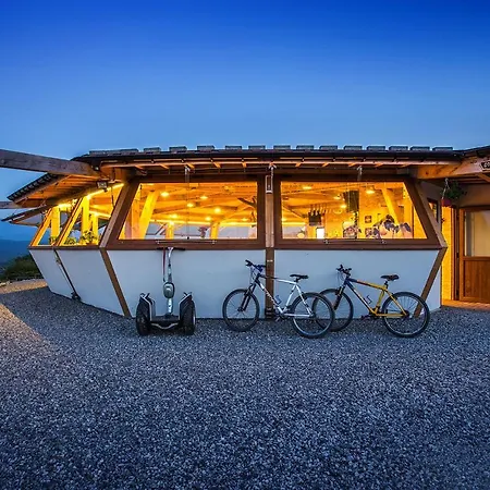 Debeli Dab Hotel 2*