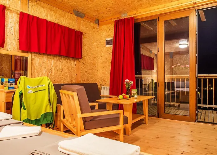 Хотел Debeli Dab 2*