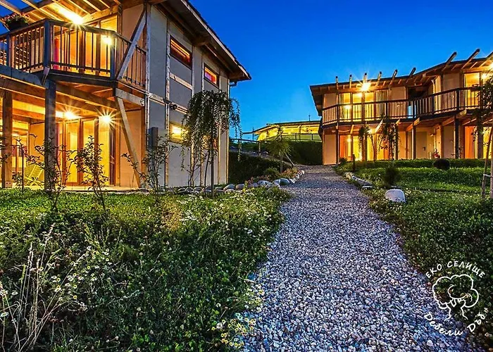 Debeli Dab Хотел